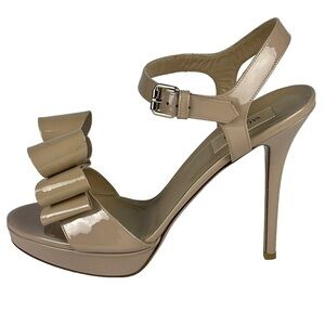 VALENTINO GARAVANI NUDE PLATFORM PATENT LEATHER ANKLE STRAP BOW TOP HEELS
